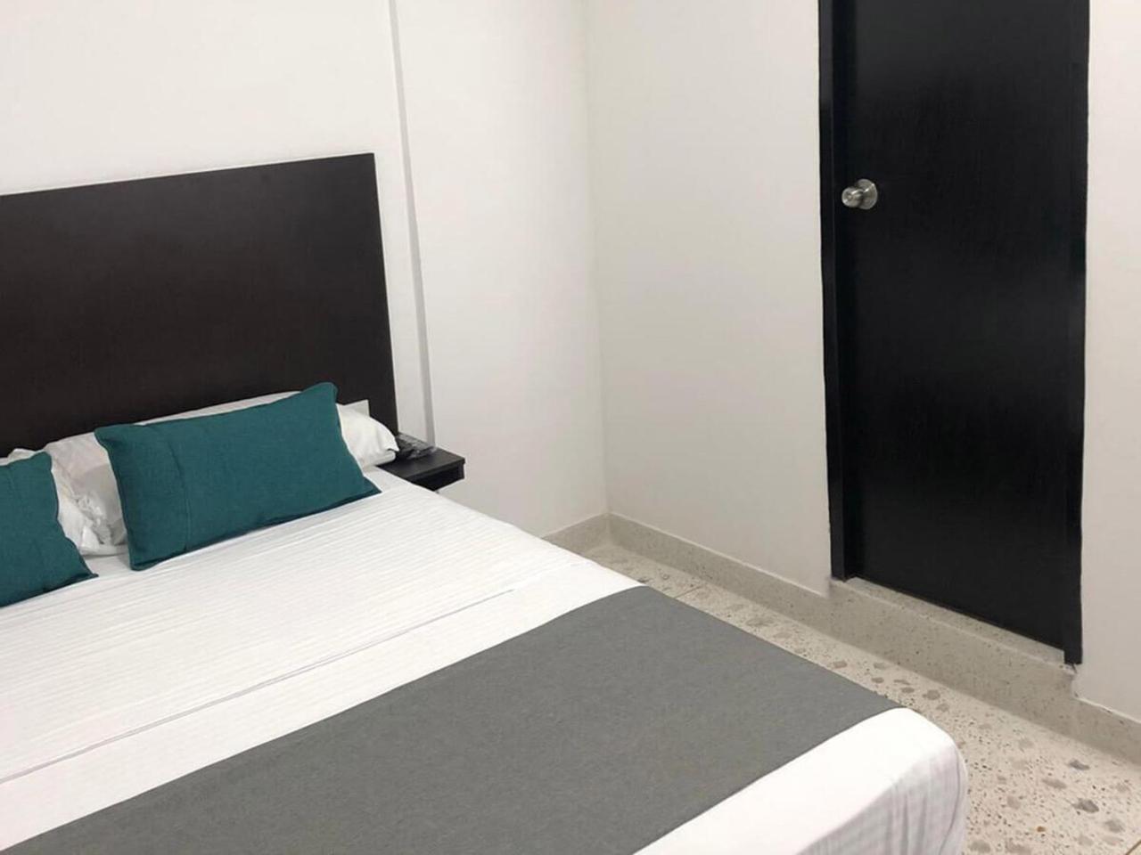Hotel Mar Inn كالي المظهر الخارجي الصورة